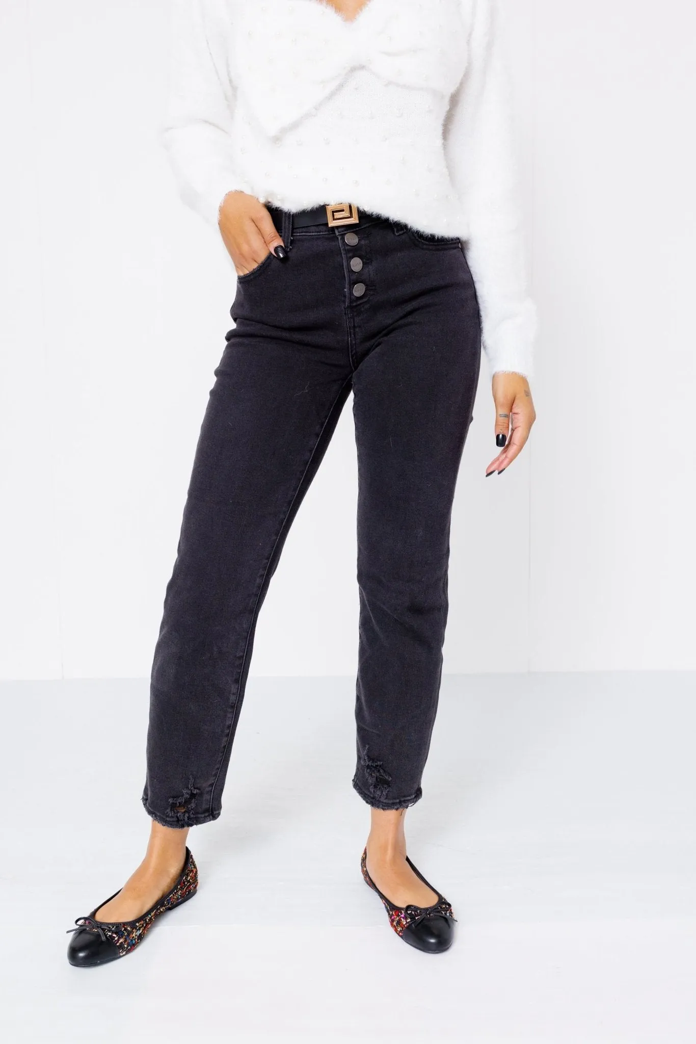 Risen: Mid-Rise Straight Jean, BLACK